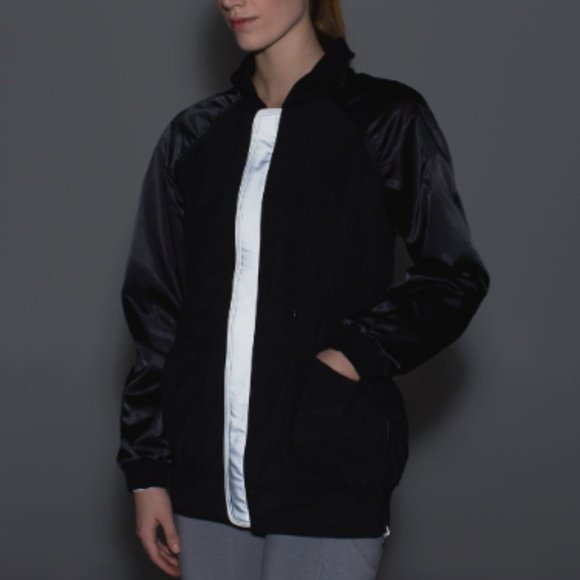 Lululemon Both Ways Bomber - Picture 3 of 10